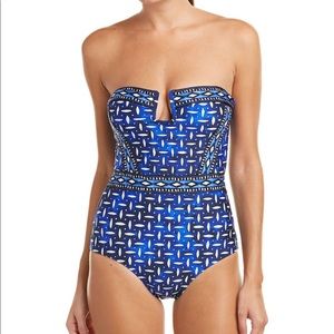 La blanca swimsuit. Size 6 (medium)